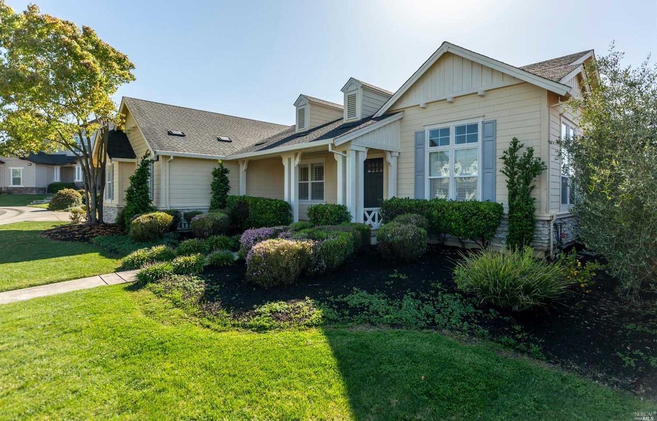 6 Rumson Ct