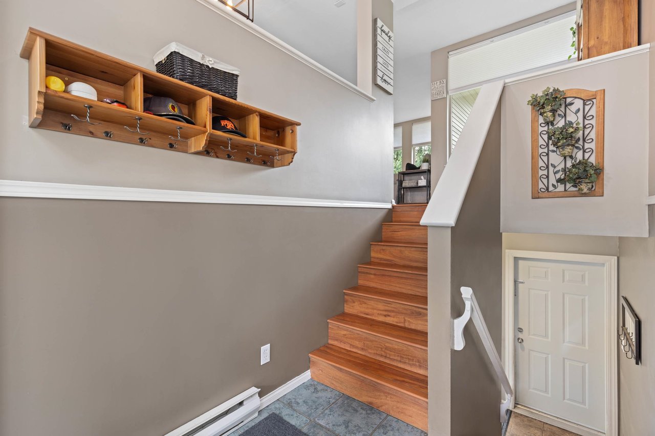 12-7381 Laurel St