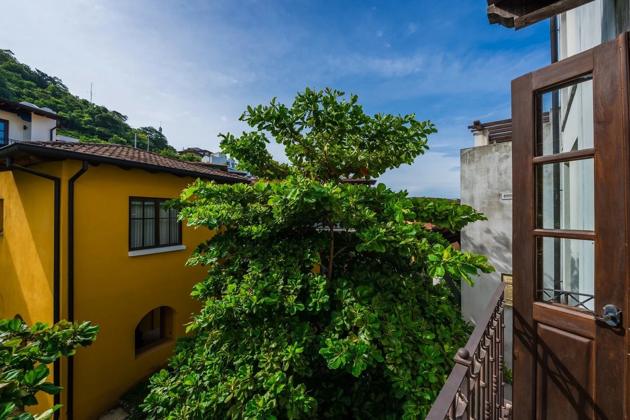 Four Balcony Turnkey Flat, Flamingo, Guanacaste