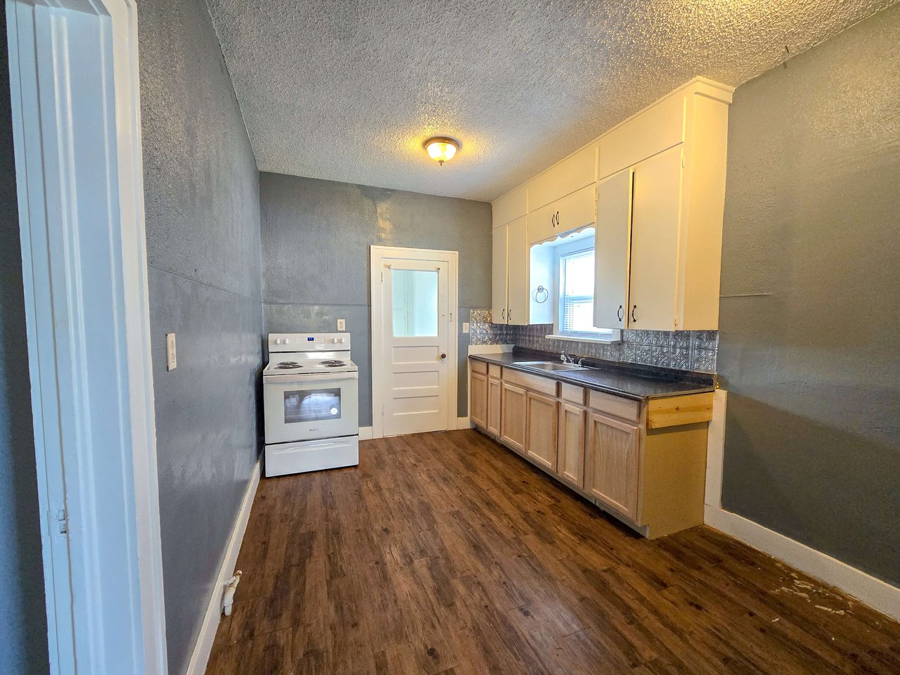 810 N Kickapoo