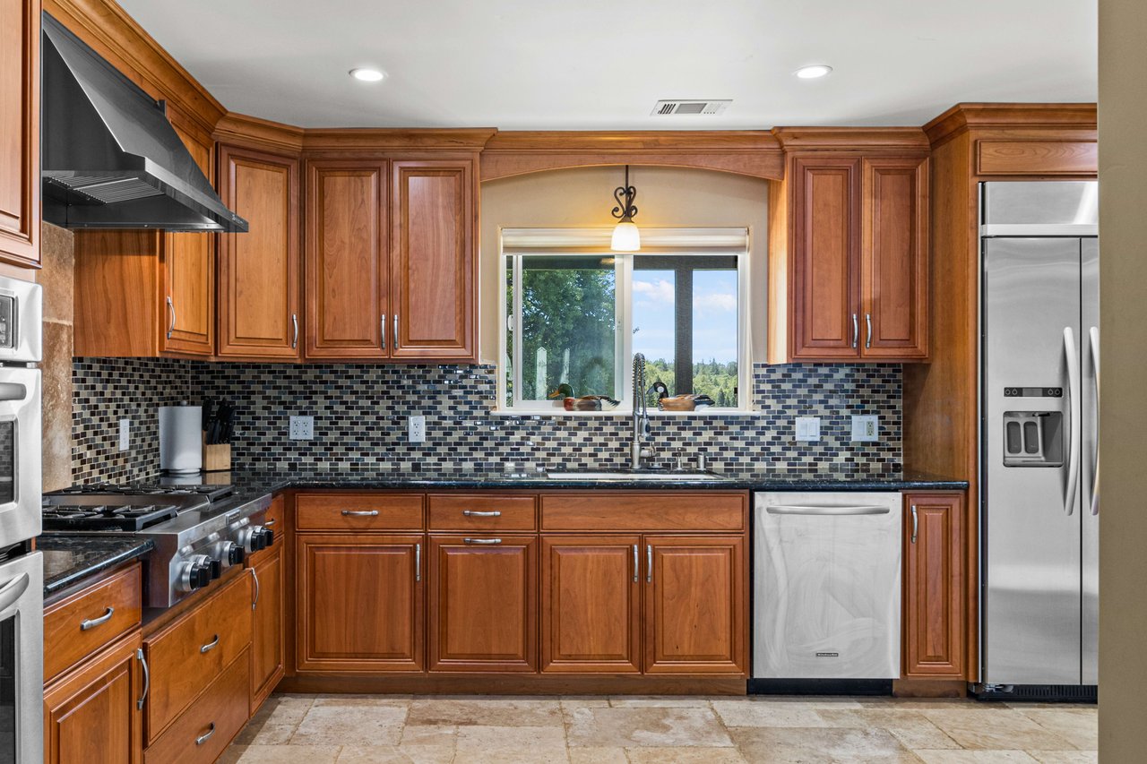 501 Shell Ln, Placerville