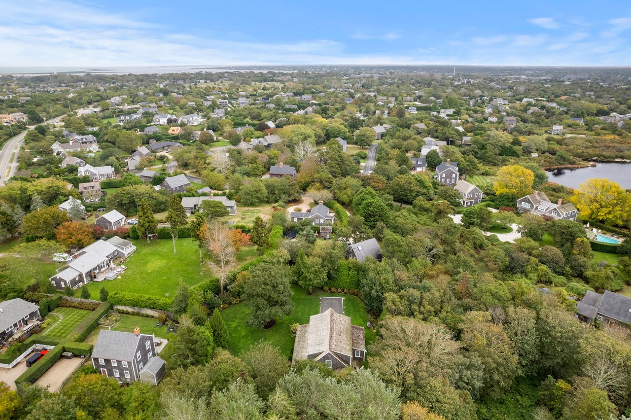 6 Oak Hollow Ln