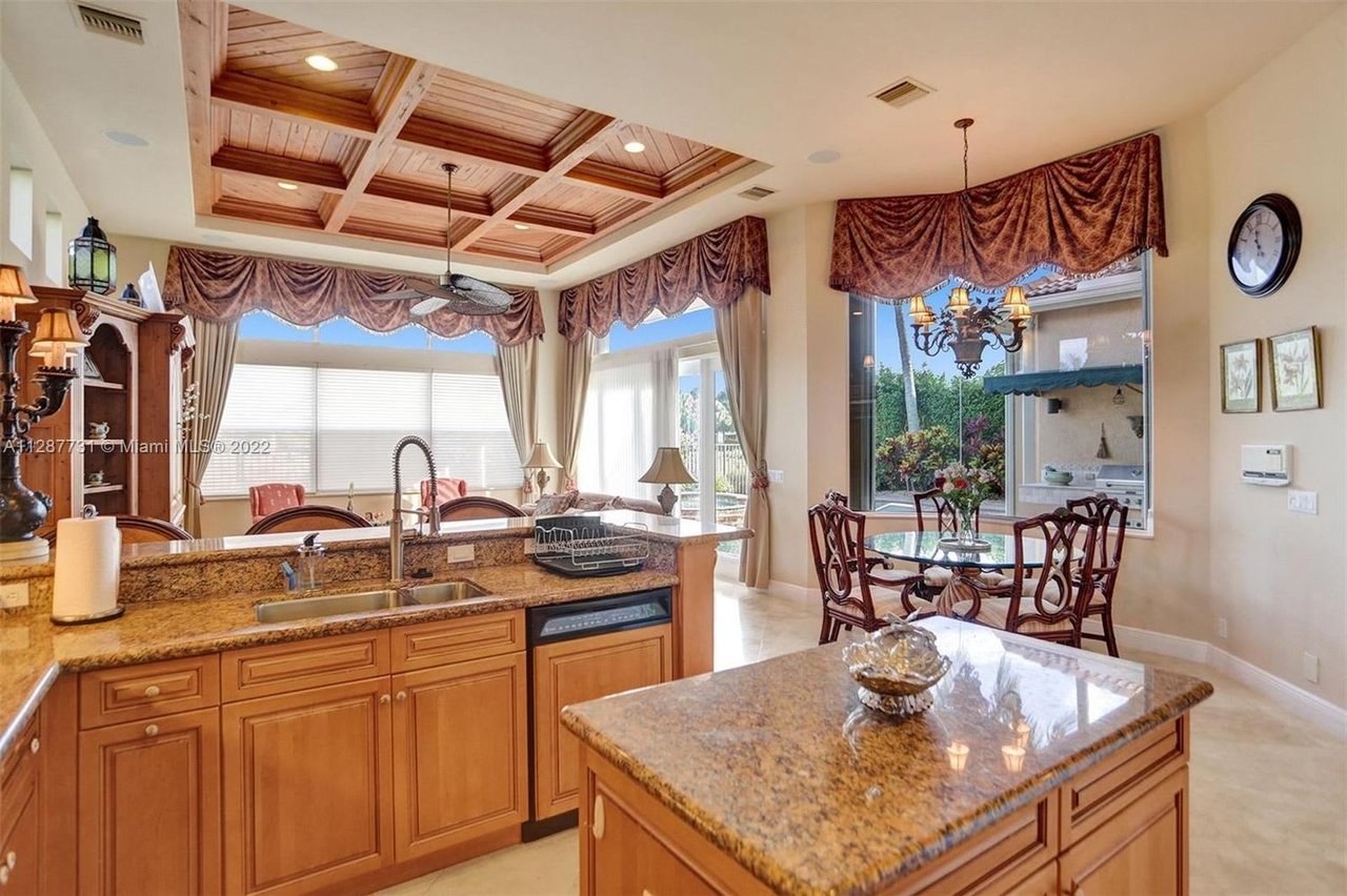 16288 Mira Vista Ln