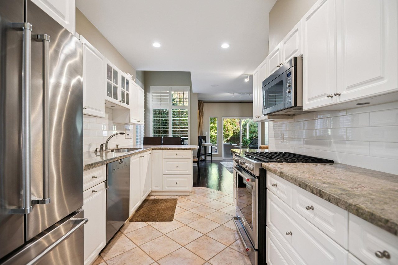 1271 3rd Street, West Vancouver