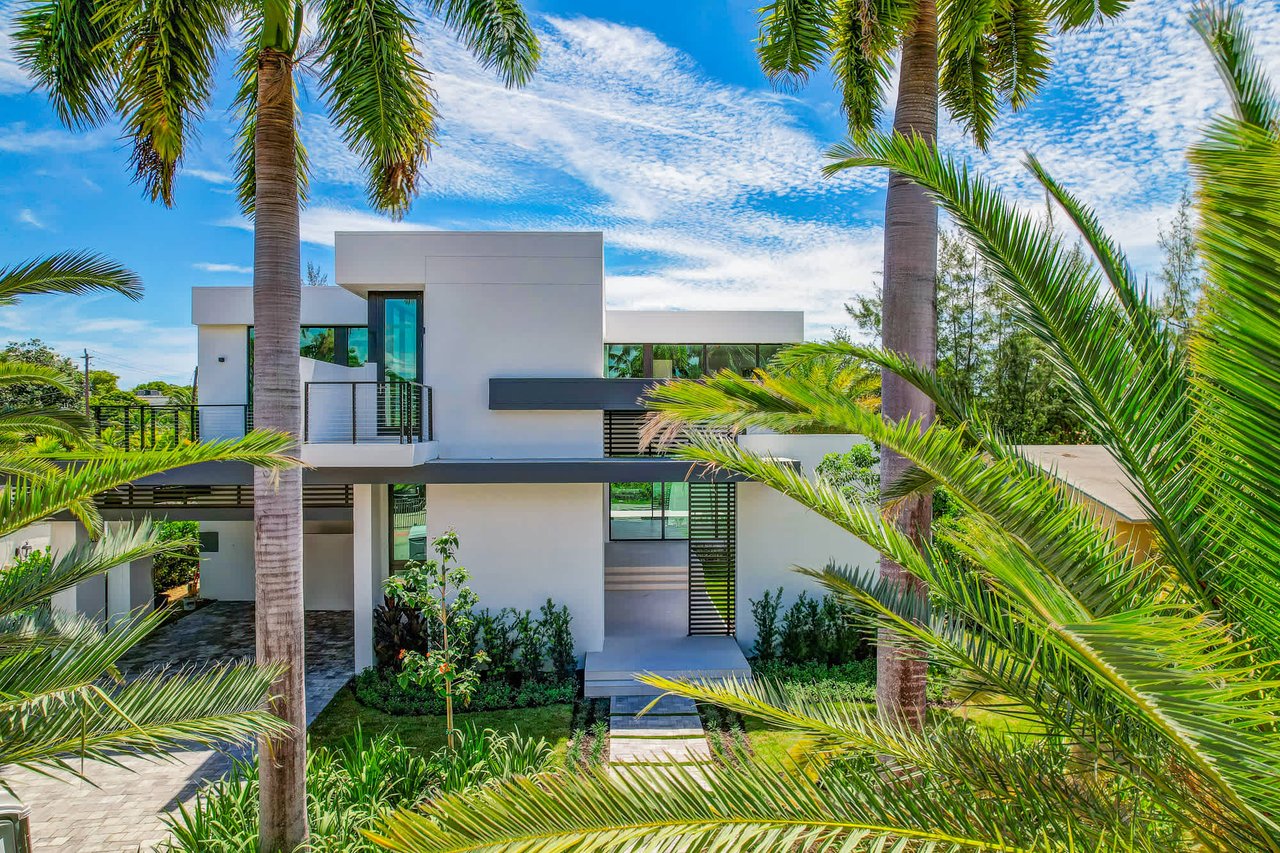 4585 Nautilus Dr