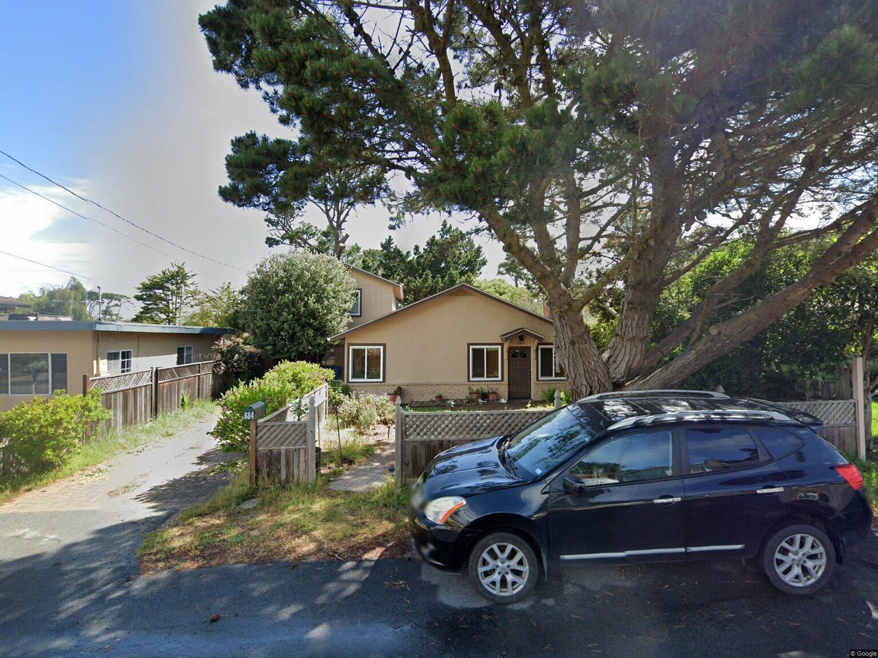 684 Alice St