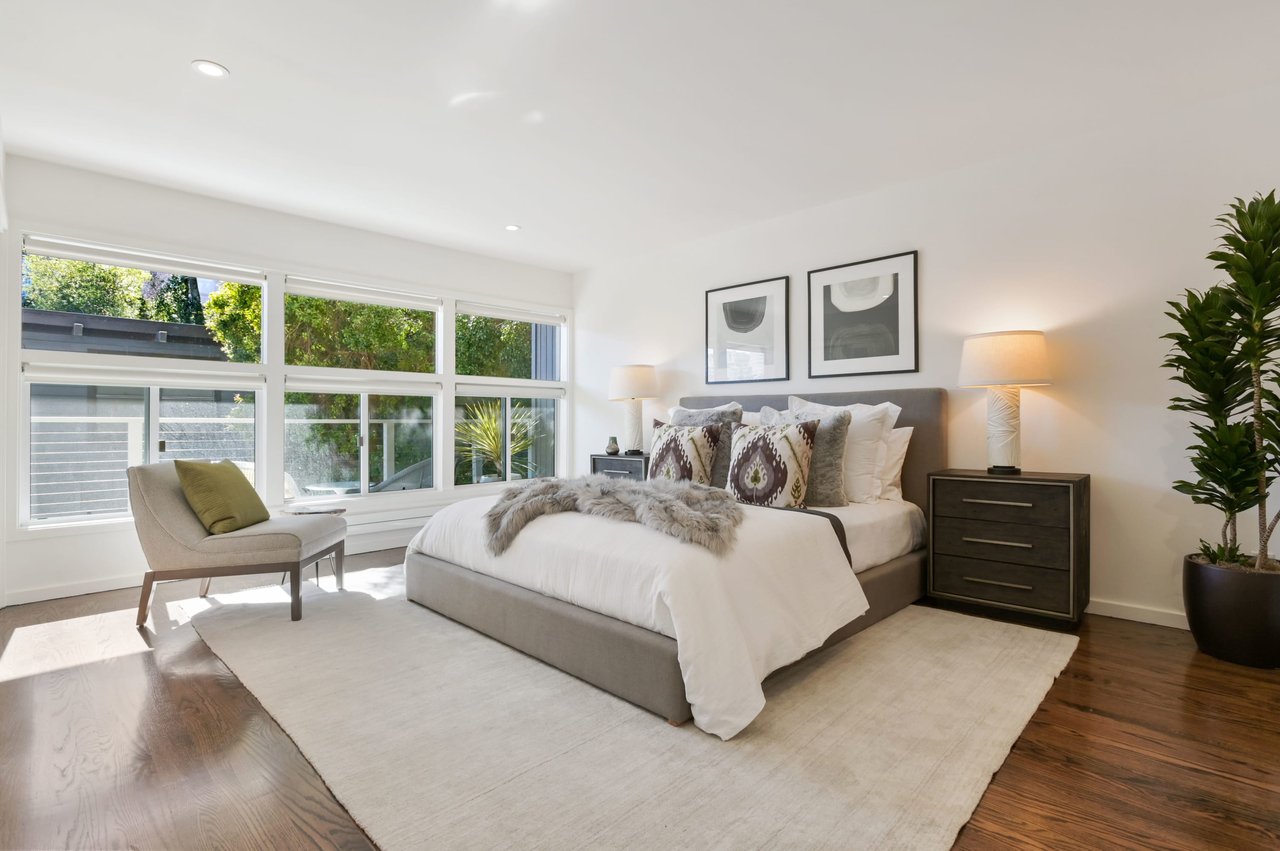Renovated Three Bedroom Cow Hollow Condo
