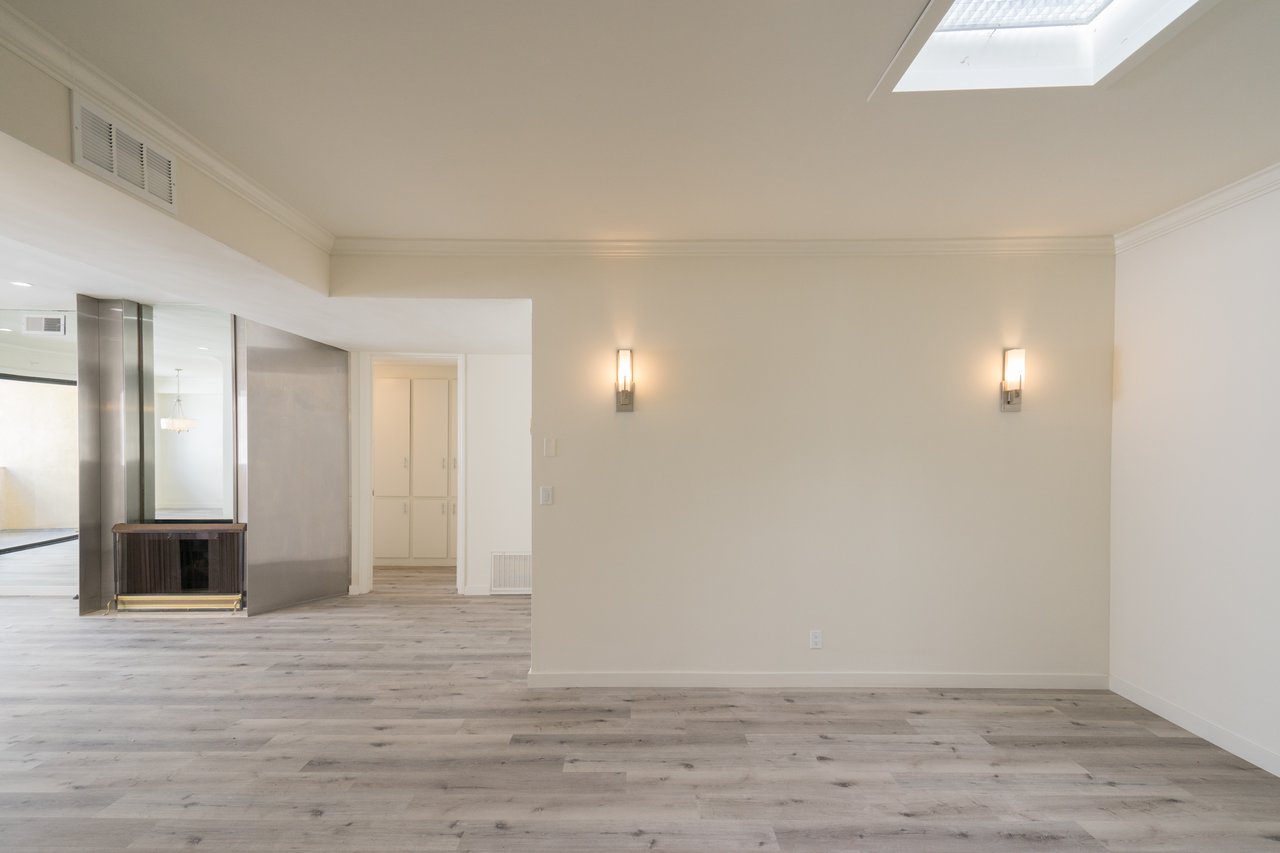 Contemporary BH Apartment