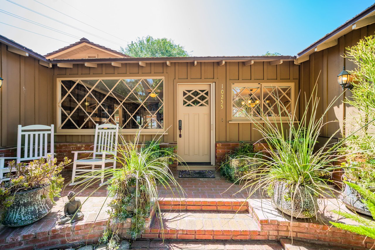 A Lil Bit O' Country in Shadow Hills * SOLD at full price