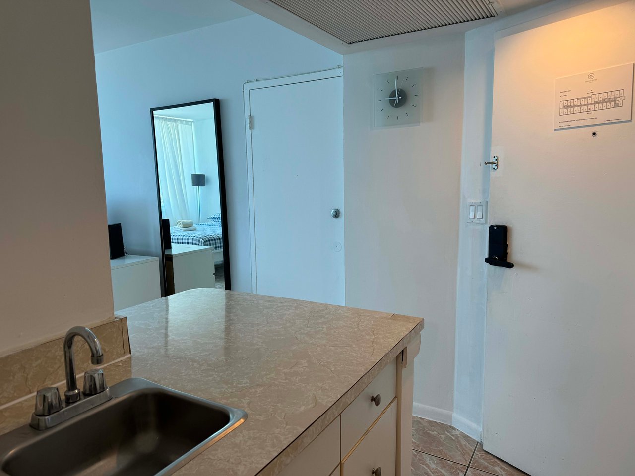 5445 Collins Ave #812 Miami Beach