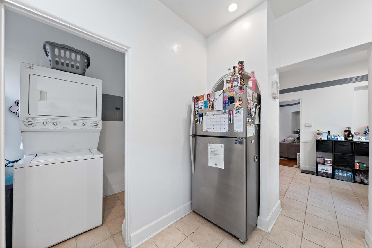 6120 Packard Street, South Carthay