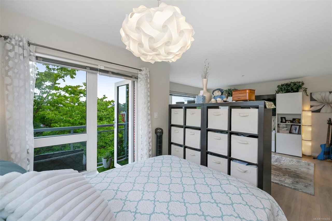 208-787 TYEE Rd, Victoria