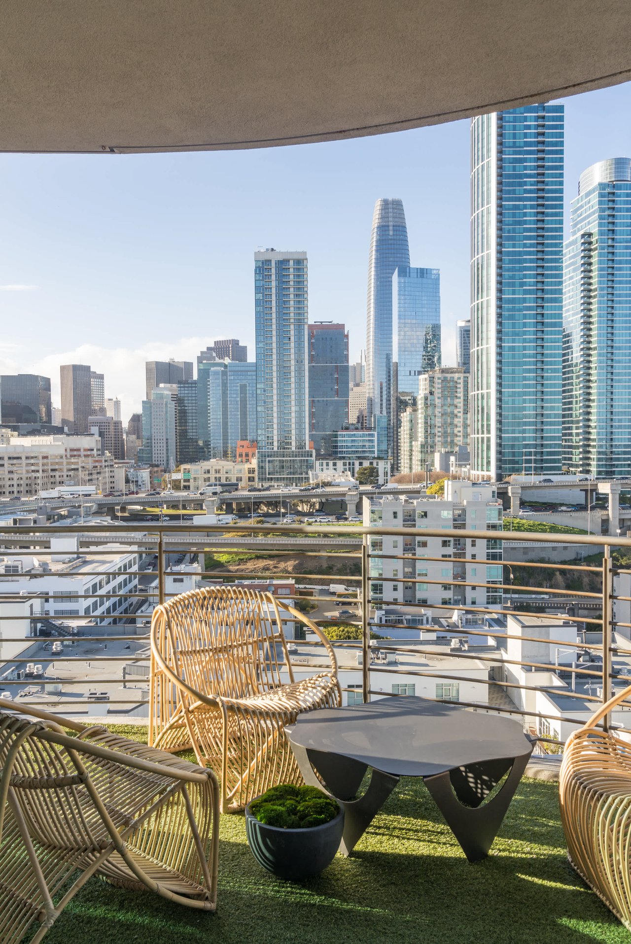 219 Brannan Street Unit: 18D