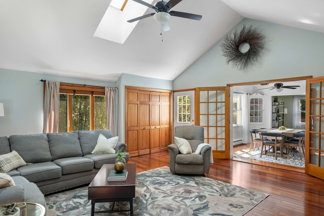 6 Hillside Avenue