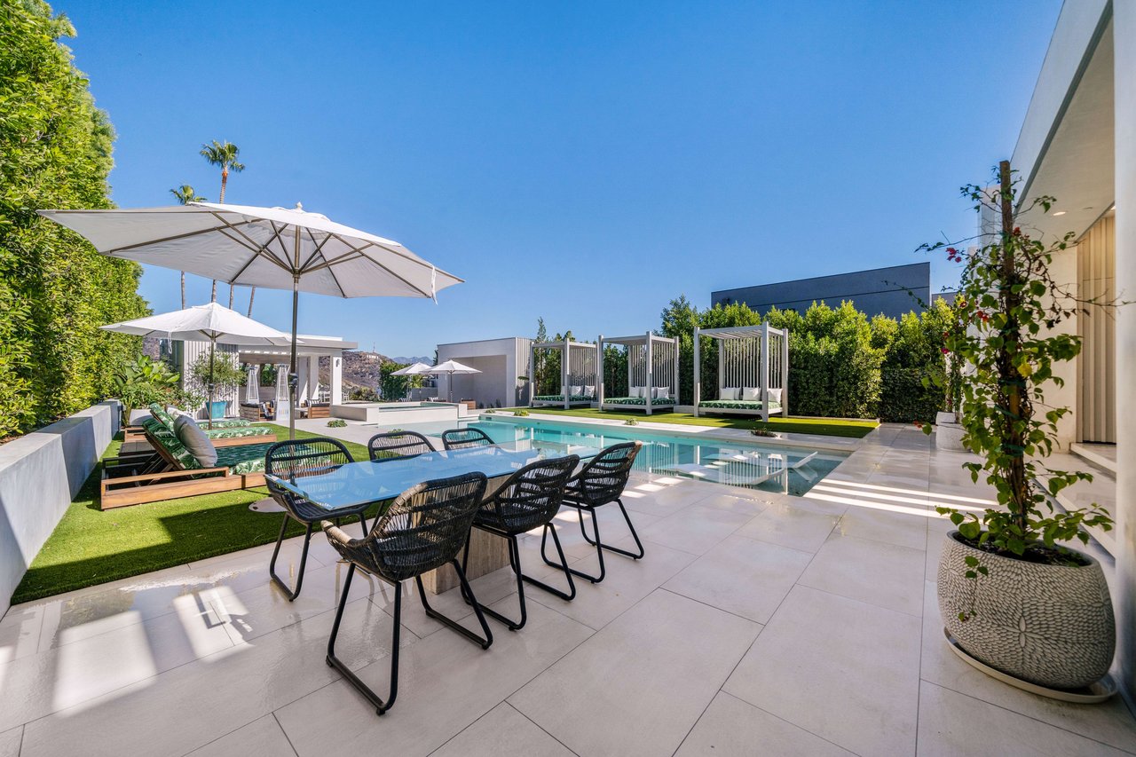 The Apex HH | 7115 Macapa Drive