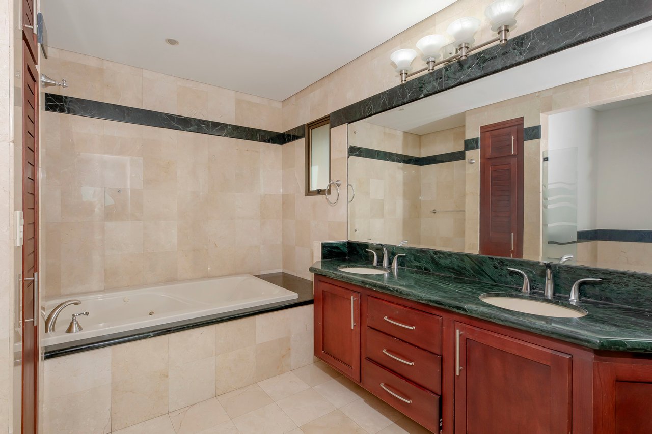 Terrace View Colonial Home, Escazu, San Jose