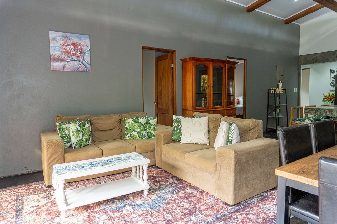 Charming 4 Bedroom Home with Fruit Orchard in Hermosa