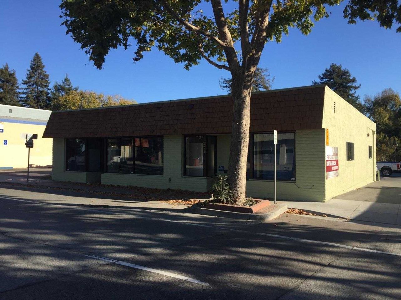 4746 Soquel DR