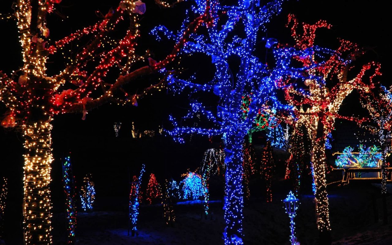 Where to Find the Best Christmas Light Displays in Indiana