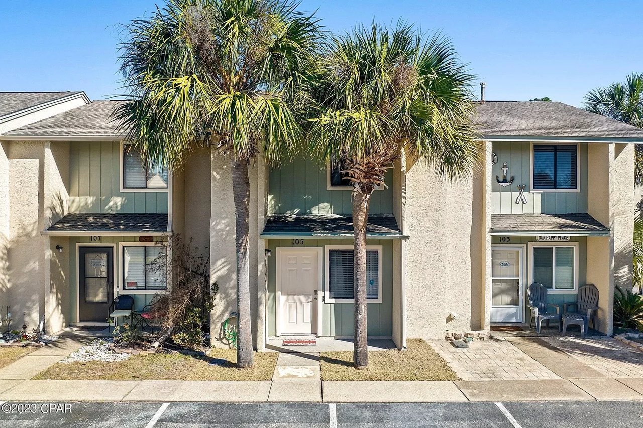 105 W Leslie Ln