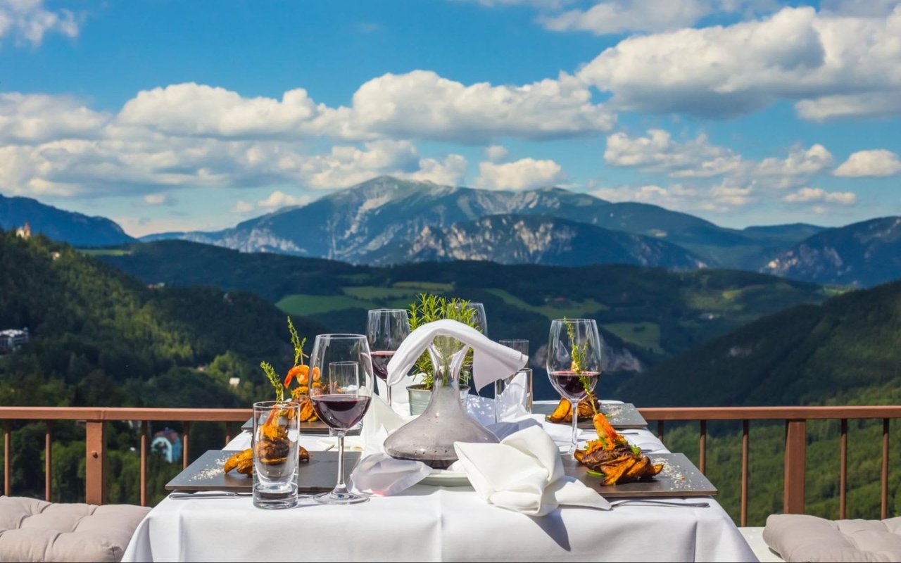 The Park City Foodie Scene: A Guide to Culinary Adventures in the Mountains