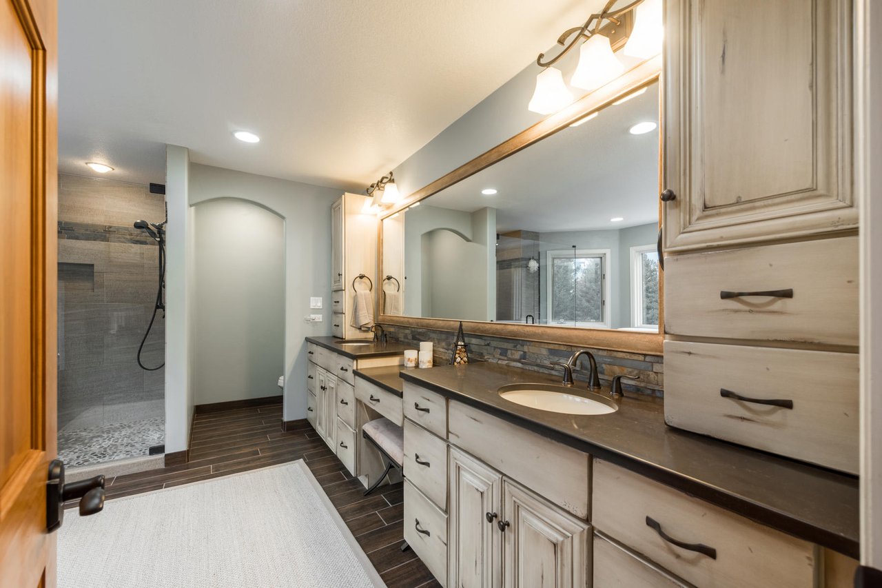 1439 Belford