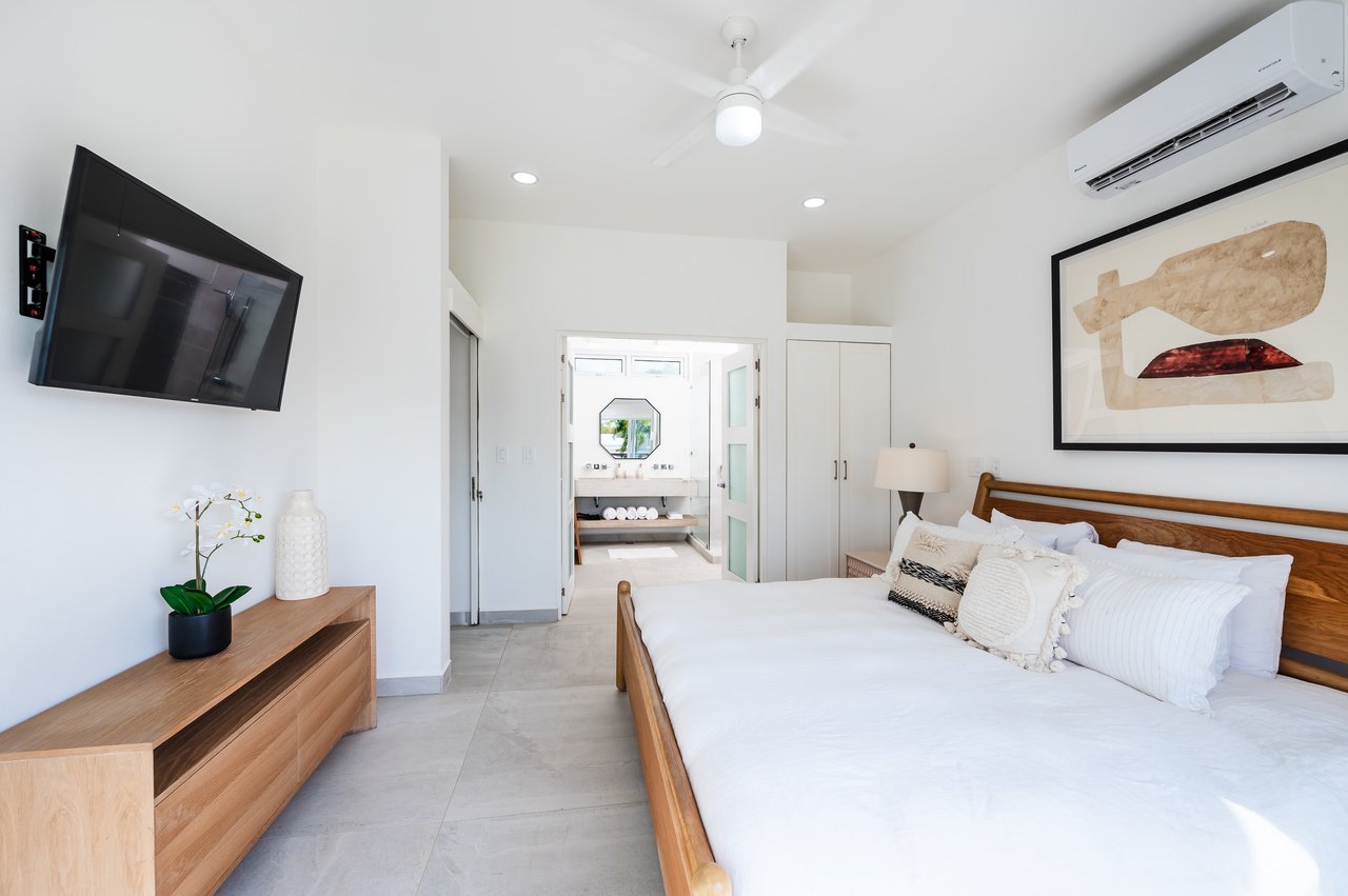 The Enclave | Ultra-Modern 5 Bedroom Villa Located Minutes From the Beach!