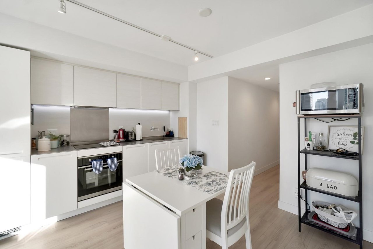 1103-1133 Hornby St