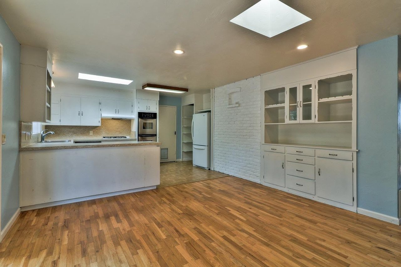 2887 Oak Knoll Rd