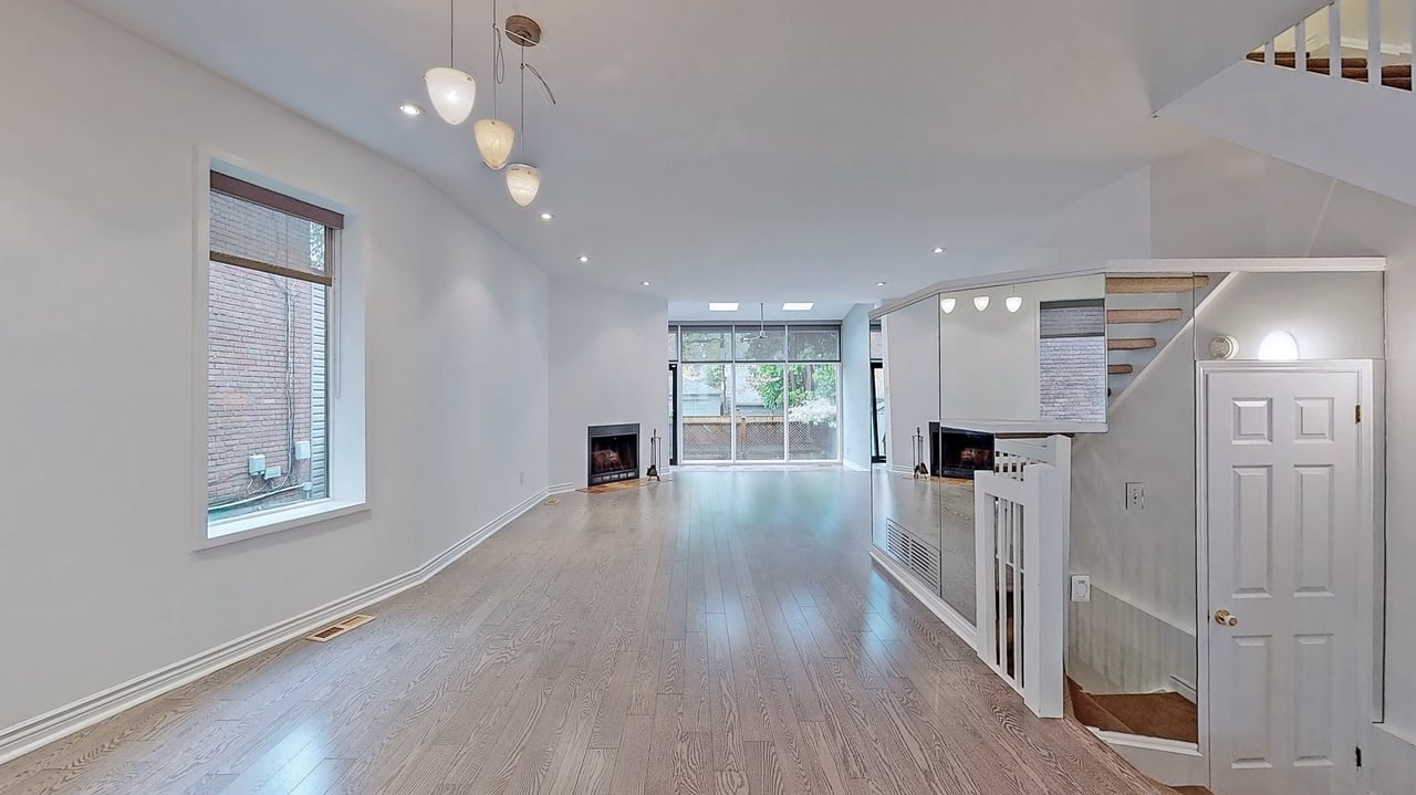 107 Macpherson Ave