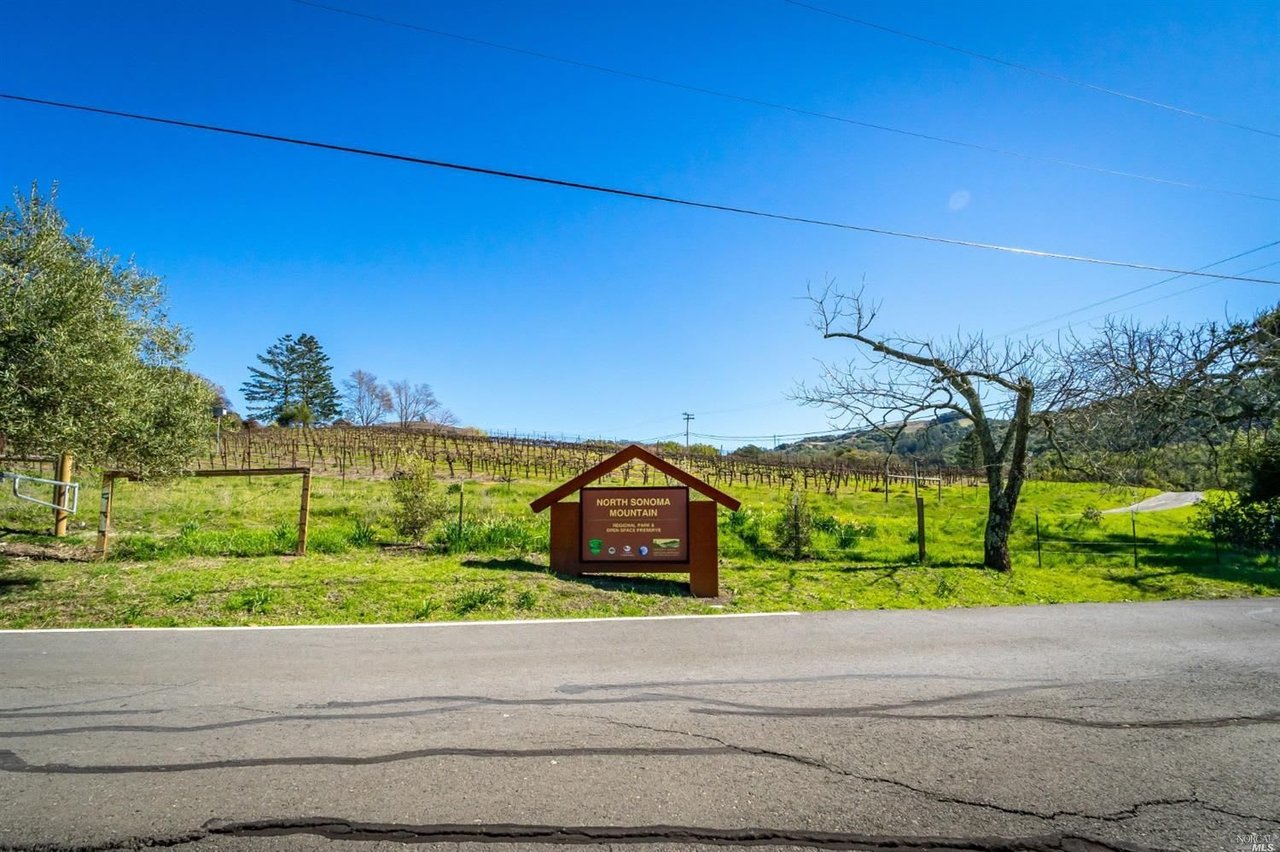 5289 Sonoma Mountain Rd