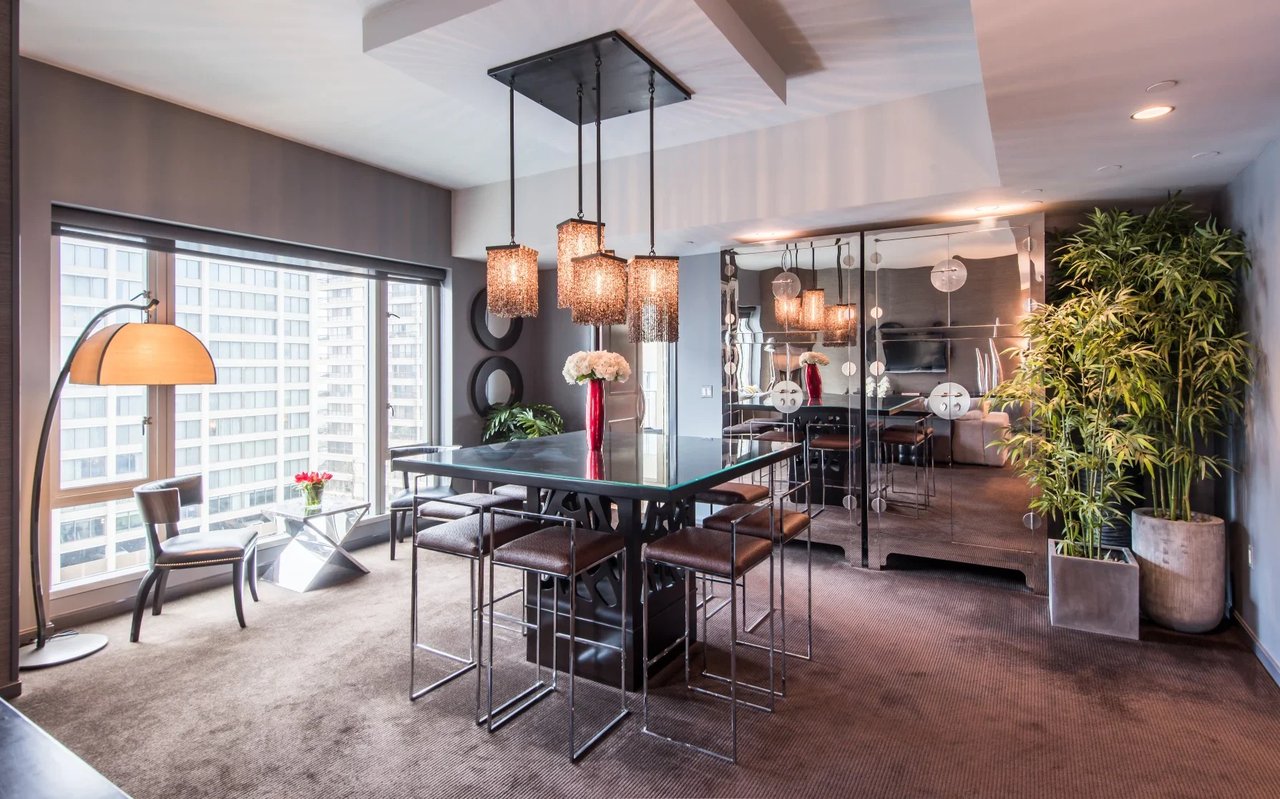 10727 Wilshire, 901
