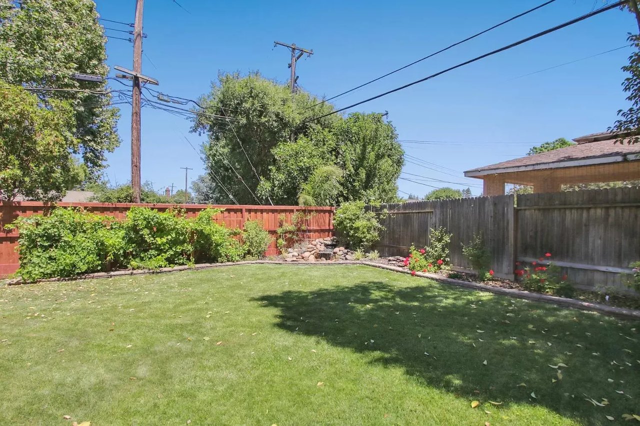 3861 Robie Lee Way