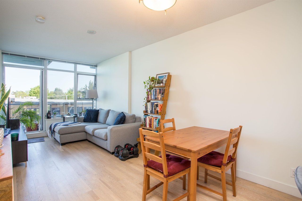 512-251 E 7th Ave