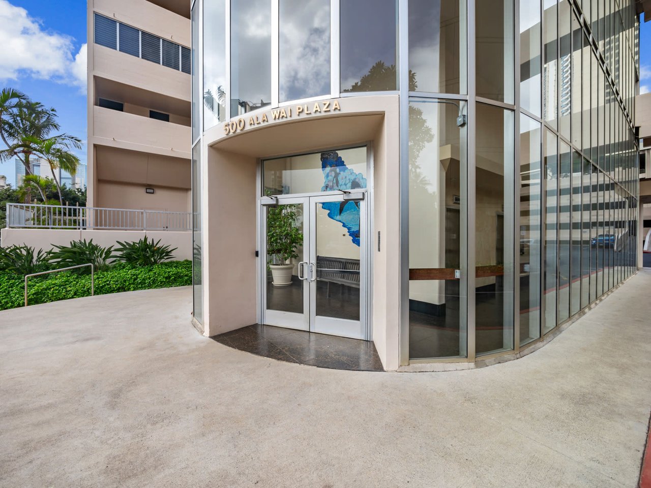500 University Avenue 2007