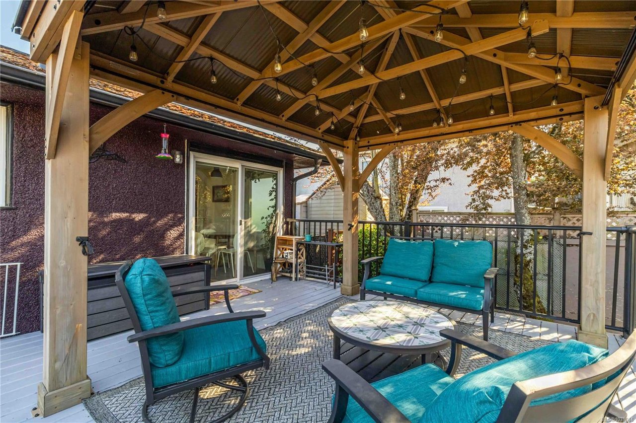 3738 Tillicum Rd