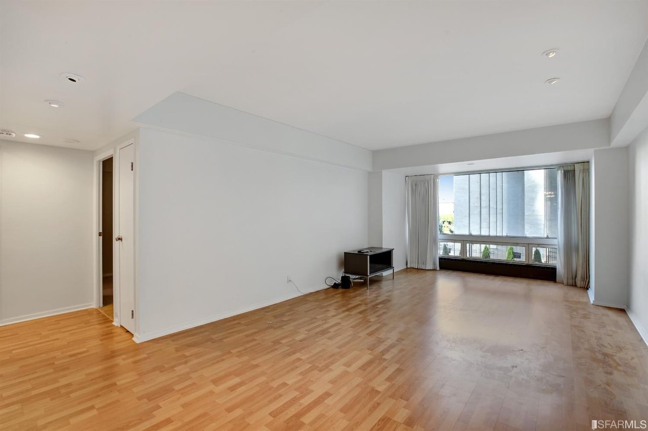 1177 California St. #208