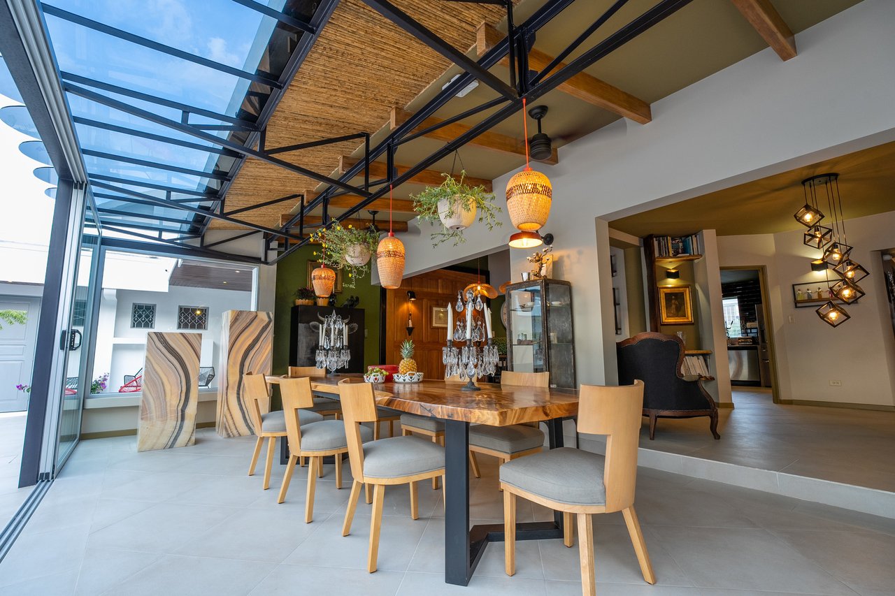 Designer Estate With Sauna, Escazu, San Jose