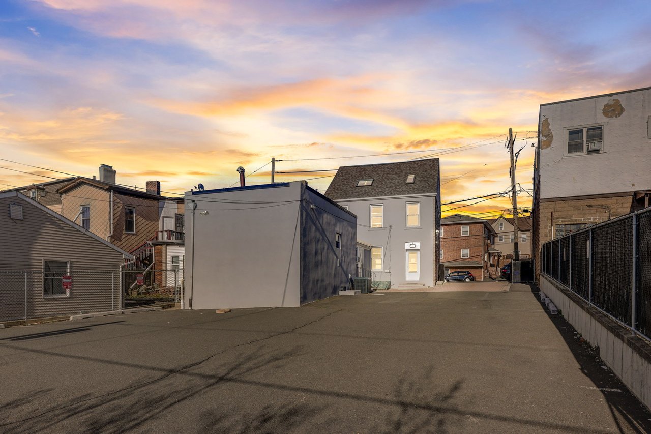 413 Hackensack St