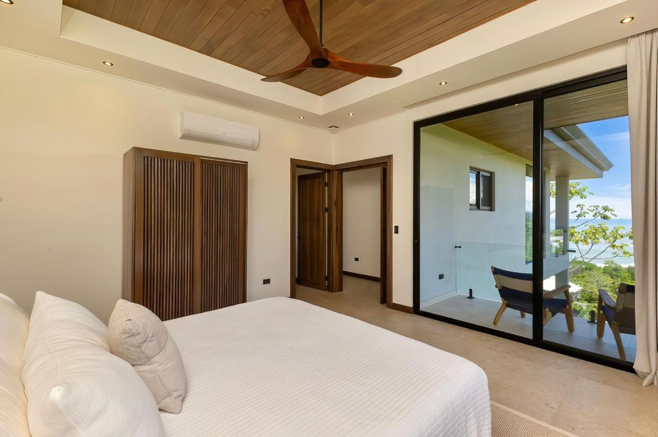 Solar Powered Oceanview Estate, Dominical, Puntarenas