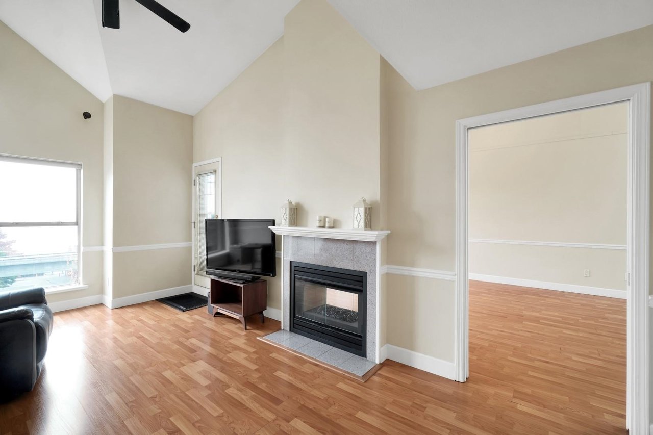 18-323 Governors Ct