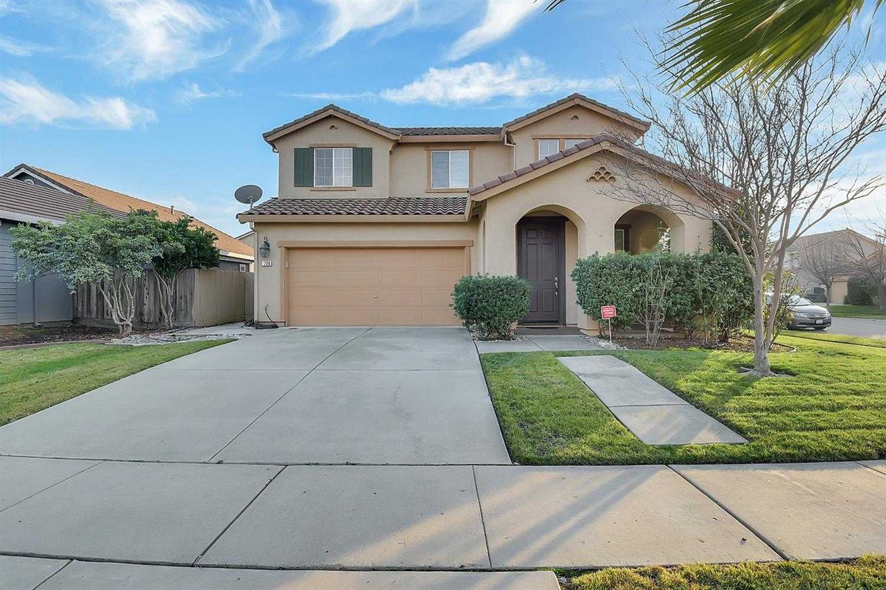 1728 Waterfall Drive