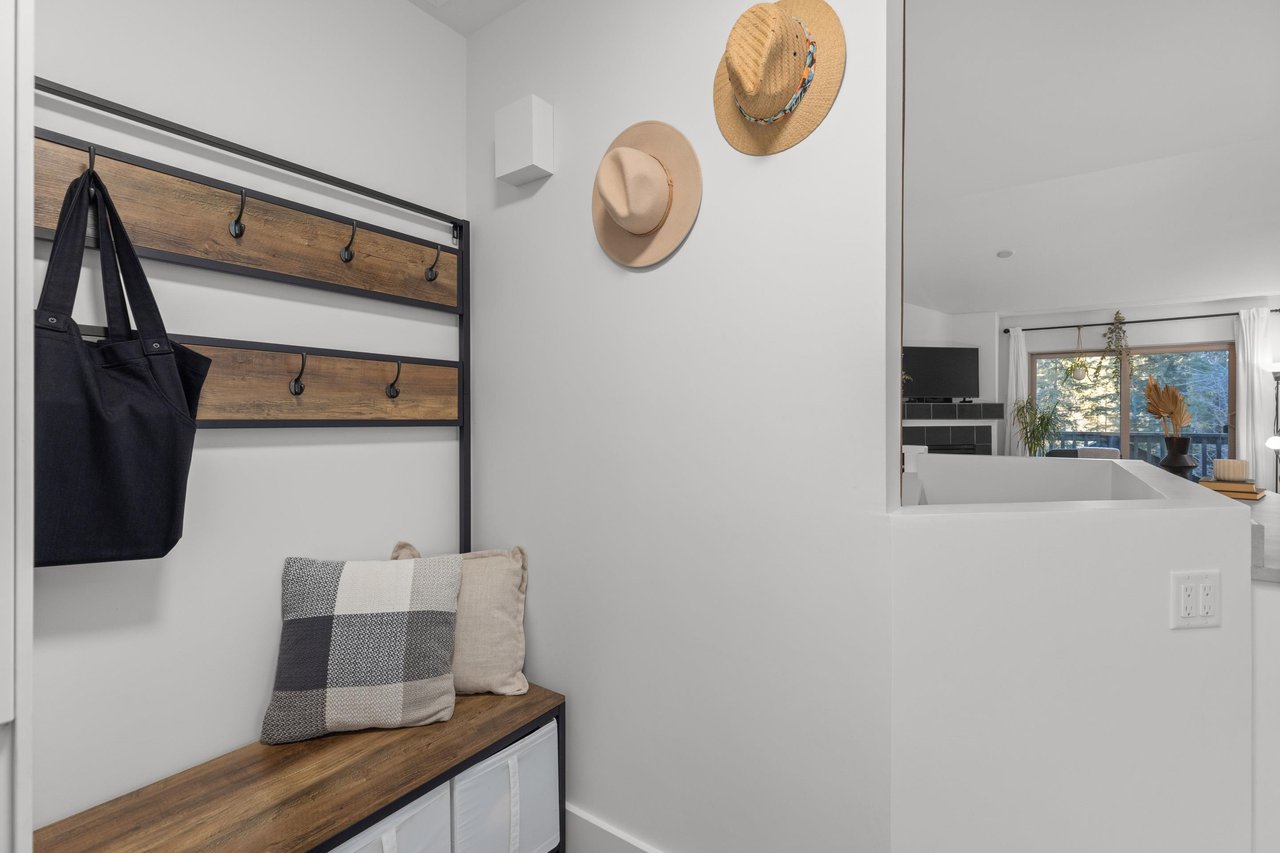 25-3102 Panorama Ridge