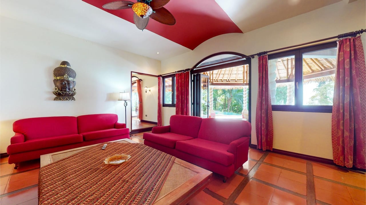 Colonial Oceanfront Estate, Dominical, Puntarenas