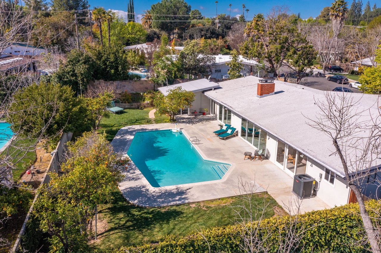 5330 Dubois Ave