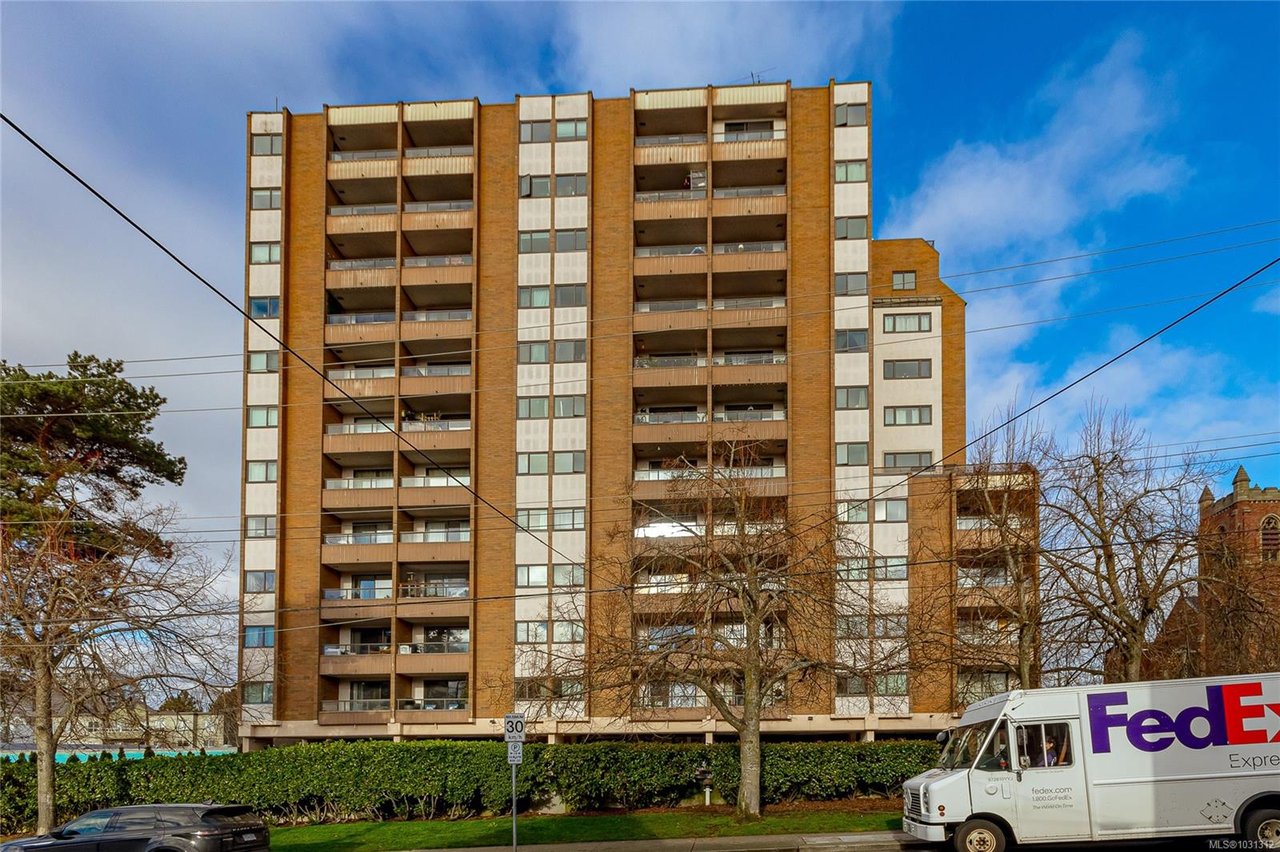 1109-1630 Quadra St, Victoria