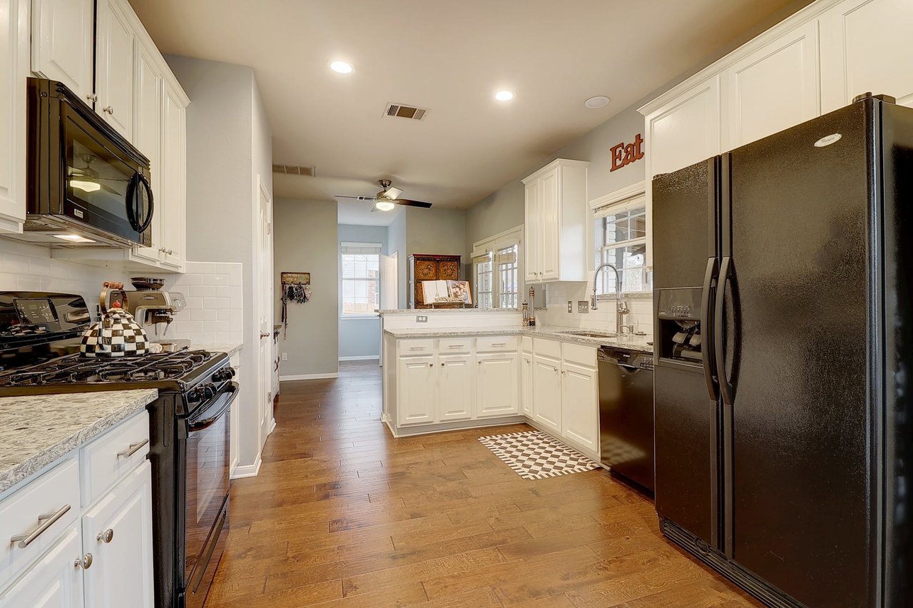 2432 Falcon Dr
