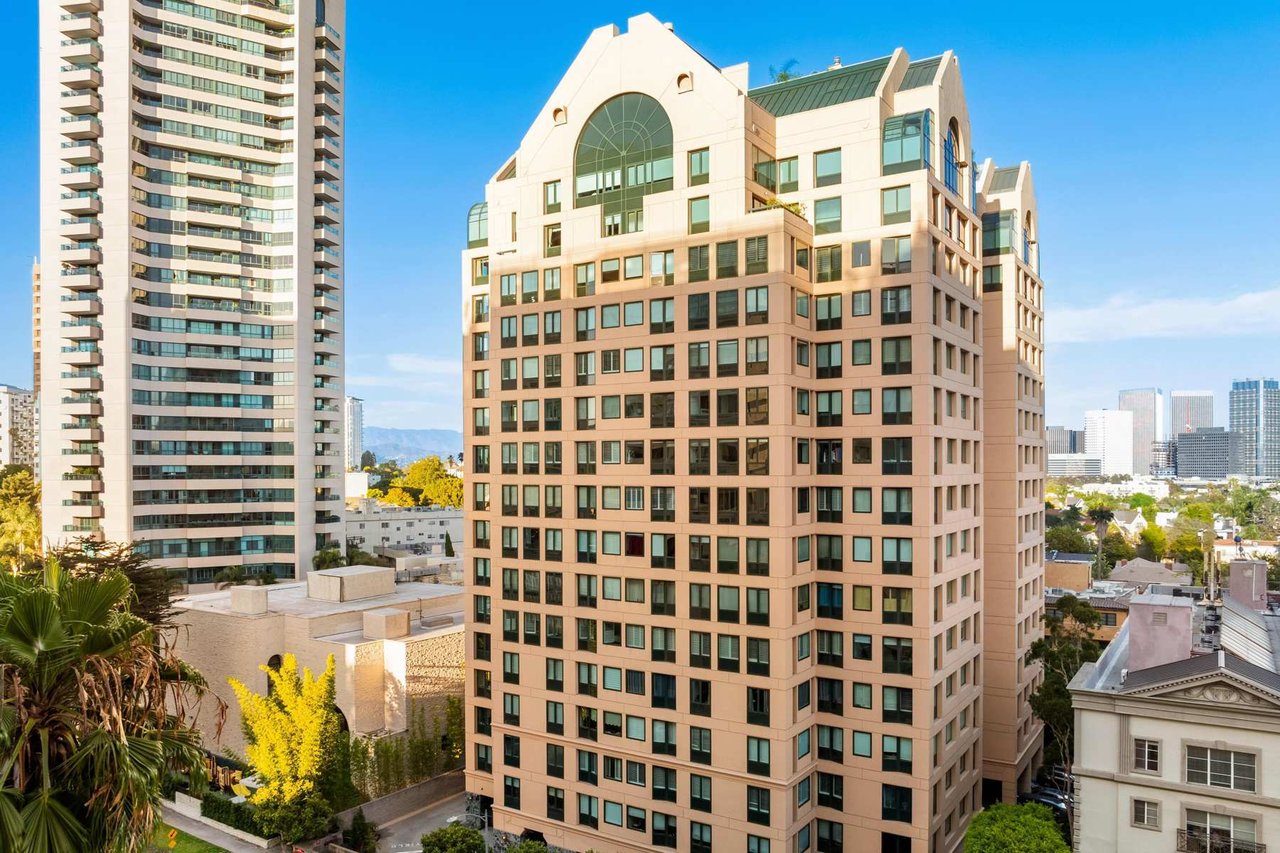 The Dorchester #501, Wilshire Corridor