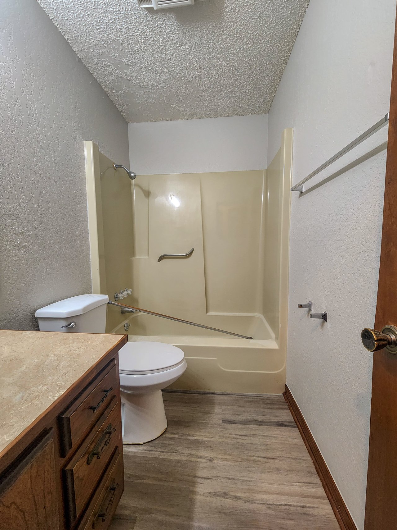 4104 N Market