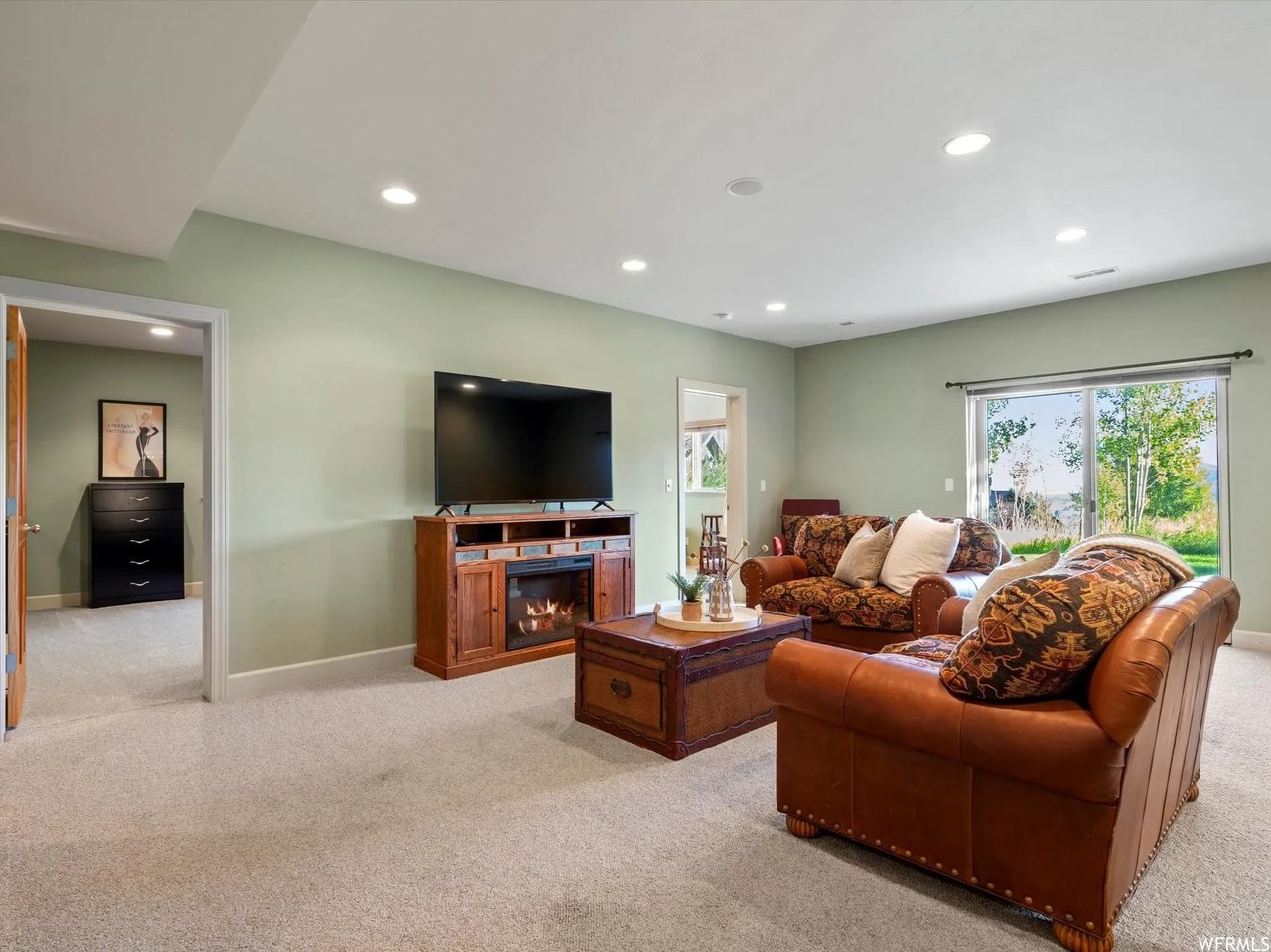 5823 E Elkhorn Dr